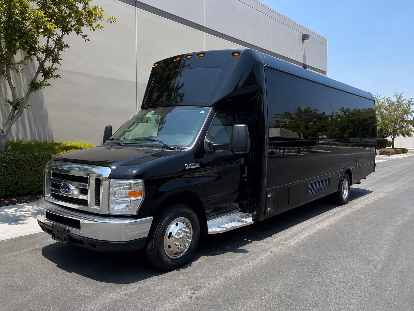 party bus rentals for daytona beach proms at the ocean center